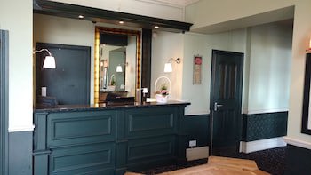 Royal Hotel, Bar & Grill