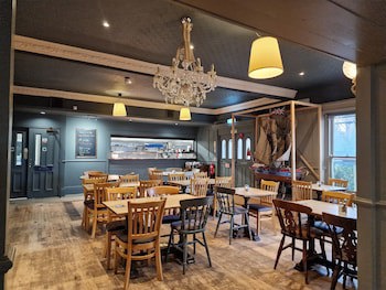 Royal Hotel, Bar & Grill