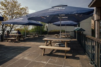 Royal Hotel, Bar & Grill