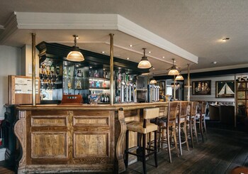 Royal Hotel, Bar & Grill