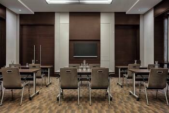 Le Meridien Hotel Bahrain City Centre