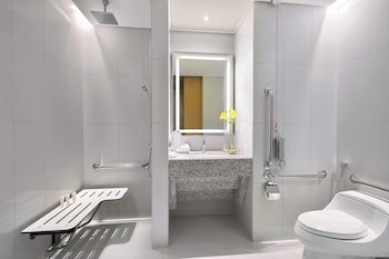 Le Meridien Hotel Bahrain City Centre