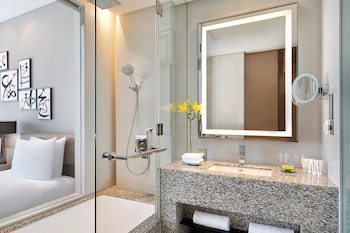 Le Meridien Hotel Bahrain City Centre