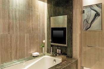 Le Meridien Hotel Bahrain City Centre