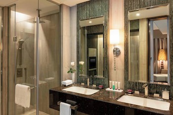 Le Meridien Hotel Bahrain City Centre