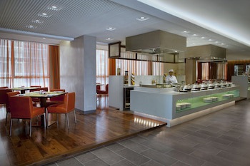 Centro Al Manhal By Rotana