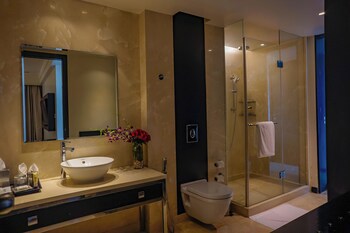 Crowne Plaza Pune City Centre, An Ihg Hotel