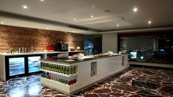 Crowne Plaza Pune City Centre, An Ihg Hotel