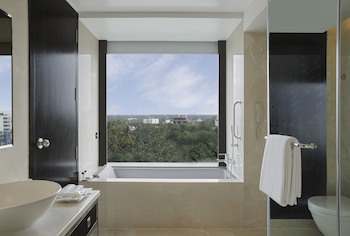 Crowne Plaza Pune City Centre, An Ihg Hotel