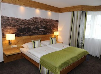 Goldener Adler Wattens