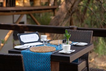 Pondoro Game Lodge  - Open To Kruger Park