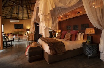 Pondoro Game Lodge  - Open To Kruger Park