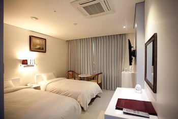 Dong Seoul Hotel