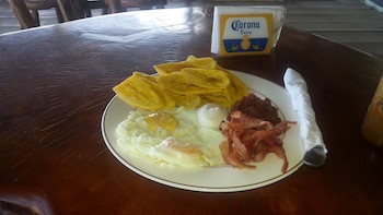 La Delphina B&B Bar And Grill Hotel