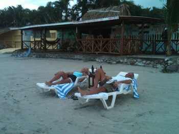 La Delphina B&B Bar And Grill Hotel