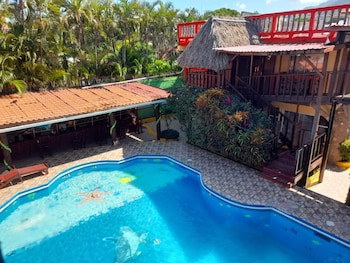 La Delphina B&B Bar And Grill Hotel