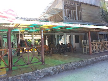 La Delphina B&B Bar And Grill Hotel