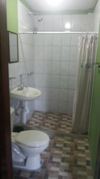 La Delphina B&B Bar And Grill Hotel