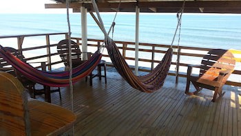 La Delphina B&B Bar And Grill Hotel