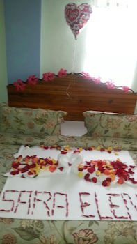 La Delphina B&B Bar And Grill Hotel