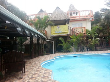 La Delphina B&B Bar And Grill Hotel