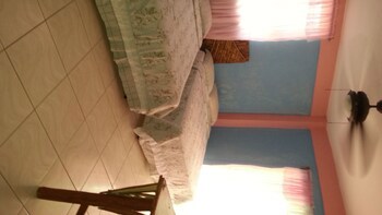 La Delphina B&B Bar And Grill Hotel