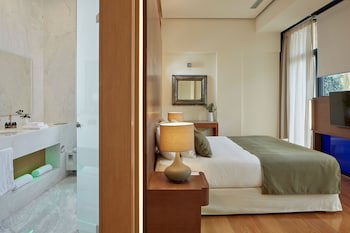 Avra City Boutique Hotel