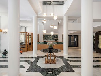 Avra City Boutique Hotel
