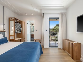 Avra City Boutique Hotel