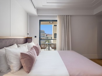 Avra City Boutique Hotel