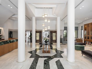 Avra City Boutique Hotel