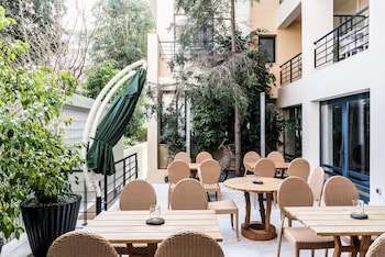 Avra City Boutique Hotel