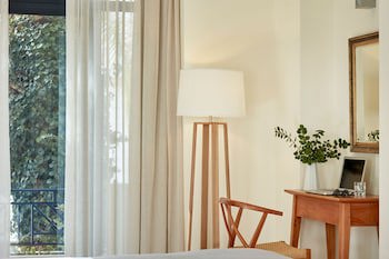 Avra City Boutique Hotel