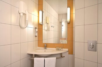 Ibis Kyiv City Center