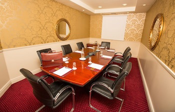 Anner Hotel