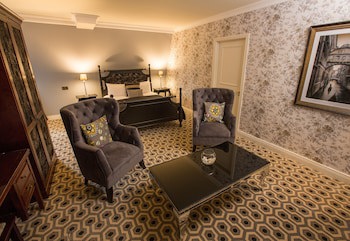 Anner Hotel