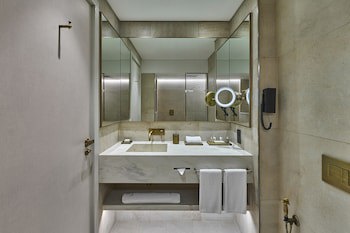 Erth Abu Dhabi Hotel