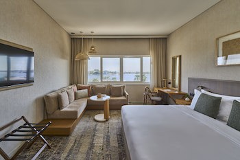 Erth Abu Dhabi Hotel
