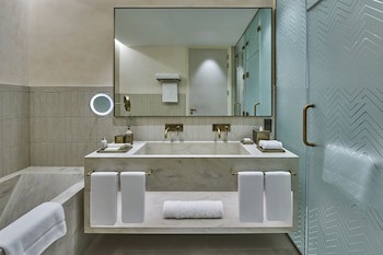 Erth Abu Dhabi Hotel