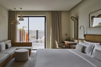 Erth Abu Dhabi Hotel