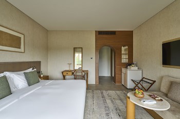 Erth Abu Dhabi Hotel
