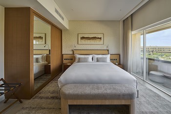Erth Abu Dhabi Hotel