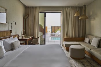 Erth Abu Dhabi Hotel
