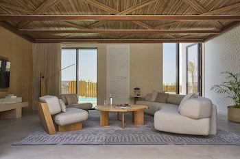 Erth Abu Dhabi Hotel