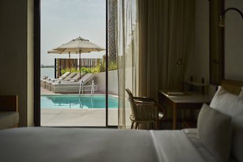 Erth Abu Dhabi Hotel