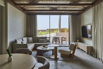 Erth Abu Dhabi Hotel