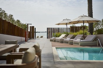 Erth Abu Dhabi Hotel