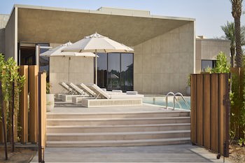 Erth Abu Dhabi Hotel