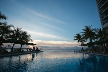 Guam Reef Hotel