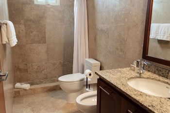 Ciqala Suites Hotel